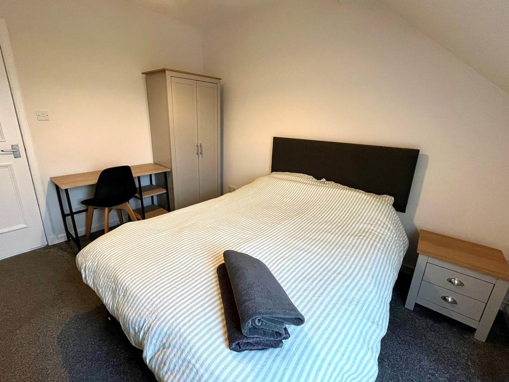 Bed 4 3