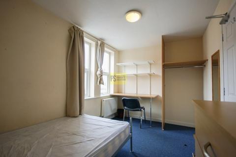 5 bedroom terraced house to rent, Tiverton Road, Birmingham B29