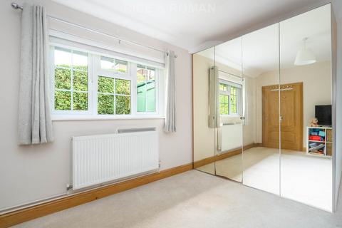 undefined, Copsem Lane, Esher KT10