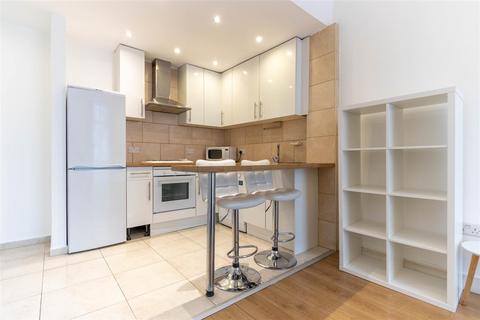 1 bedroom apartment to rent, Gloucester Terrace, Paddington,W2