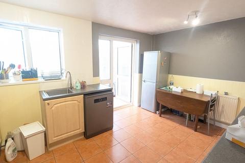 3 bedroom detached house to rent, Kestrel View, Weymouth