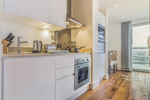 undefined, Lincoln Plaza, London E14
