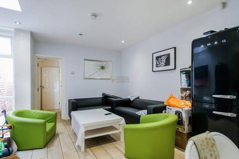 6 bedroom terraced house to rent, Tiverton Road, Birmingham B29