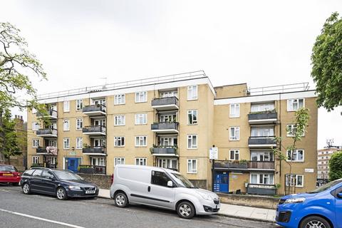 2 bedroom flat to rent, Amhurst Road, Hackney, London, E8