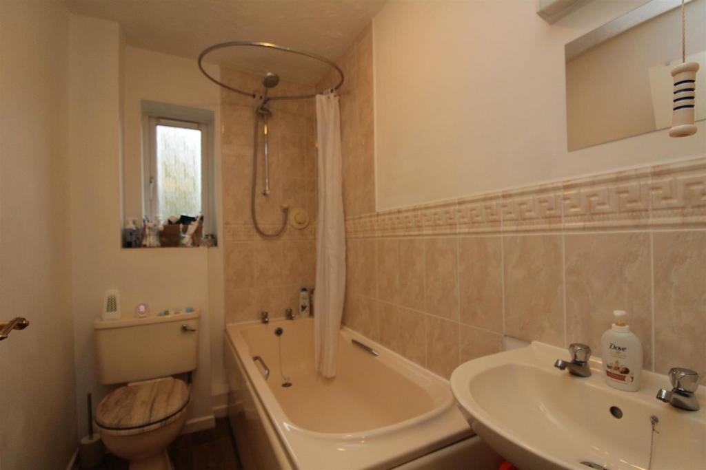 Bathroom.JPG