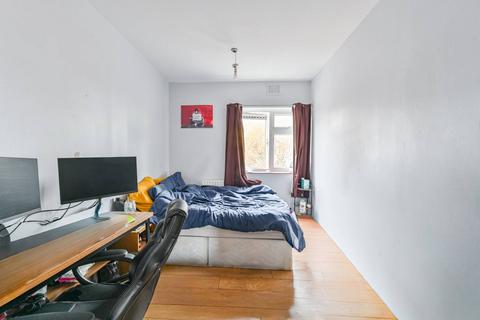 3 bedroom flat to rent, Wyvil Road, SW8, Nine Elms, London, SW8