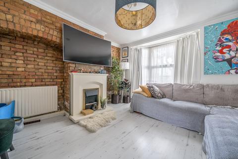 3 bedroom terraced house for sale, Wolsey Grove, Edgware, HA8