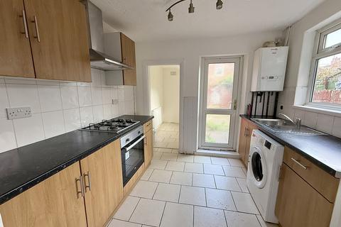 2 bedroom terraced house to rent, Alfonso Street, HU3, Hull, HU3