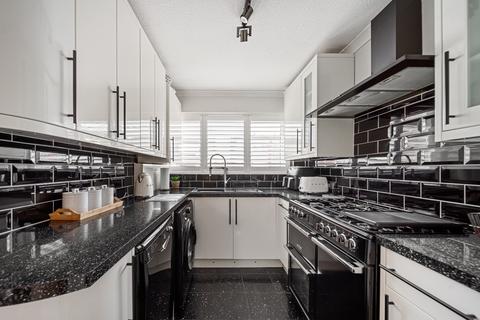 undefined, Ivy Close, Kent DA12