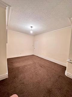 6 bedroom detached house to rent, Smedley Road, Manchester M8