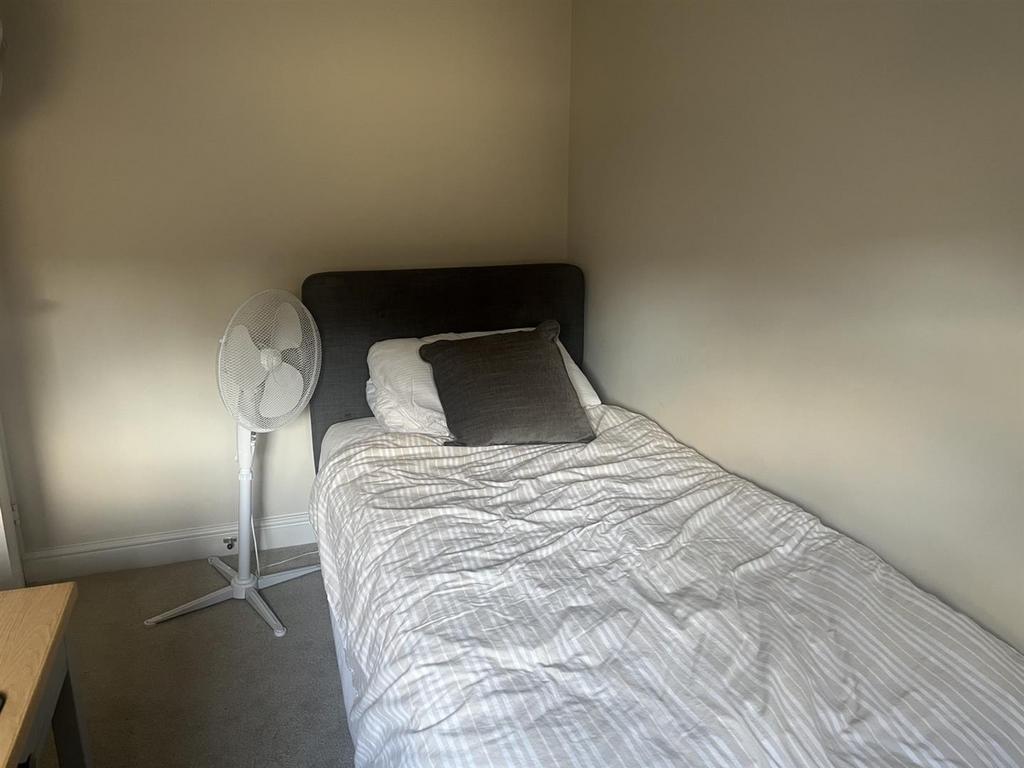 Bedroom2 25.jpg