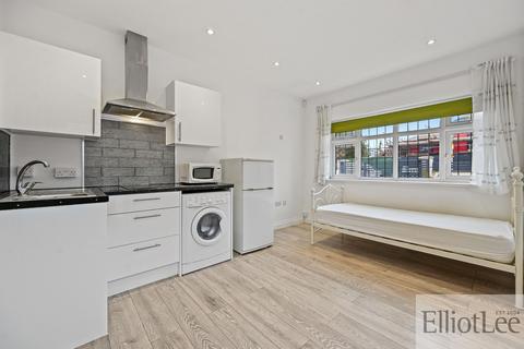 undefined, Pield Heath Avenue, Uxbridge UB8