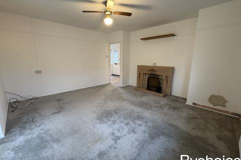 2 bedroom detached bungalow to rent, Hill Crescent, Haverhill