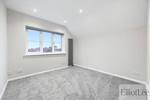 3 bedroom apartment to rent, Whippendell Road, Watford WD18