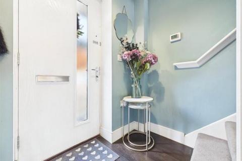 2 bedroom semi-detached bungalow to rent, Pilgrove Close, Cheltenham