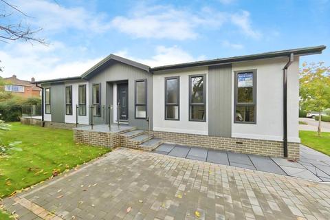 2 bedroom park home for sale, Benham Lane, Riseley, Reading