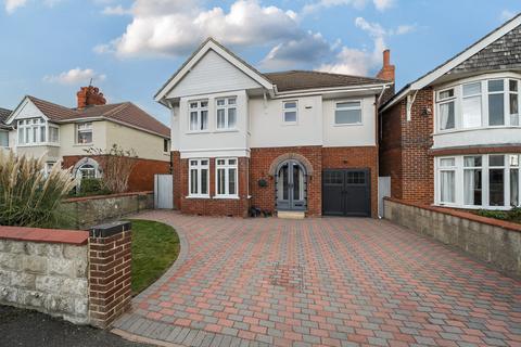 4 bedroom detached house for sale, Broome Manor, Swindon SN3