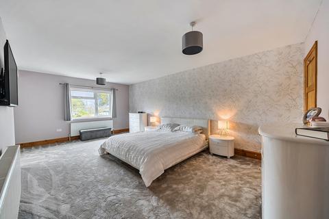 4 bedroom detached house for sale, Broome Manor, Swindon SN3