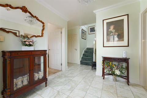 5 bedroom detached house for sale, Heathfield Road, Maidstone