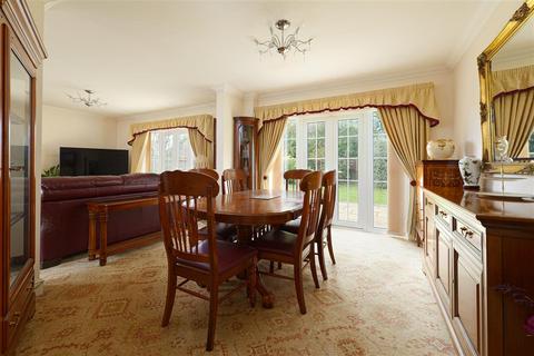 5 bedroom detached house for sale, Heathfield Road, Maidstone