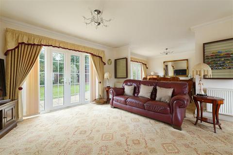 5 bedroom detached house for sale, Heathfield Road, Maidstone