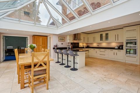 5 bedroom detached house for sale, Sandisplatt Area, Maidenhead