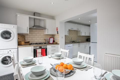 undefined, Rowelfield, Luton, Bedfordshire, LU2 9HL