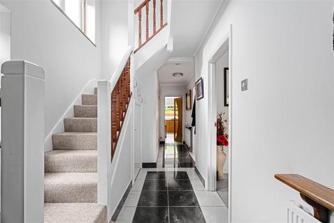 undefined, Craigweil Avenue, Radlett