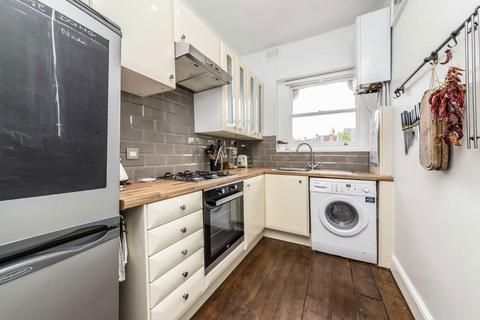 Hopton Road, London SW16