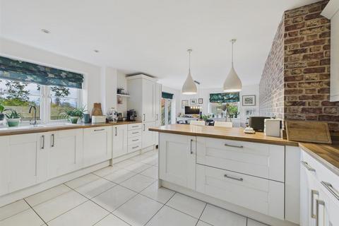 4 bedroom detached house for sale, 3 Beckford Grove, Upton-Upon-Severn, Worcester