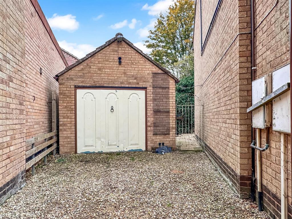 Oversized Detached Garage 392