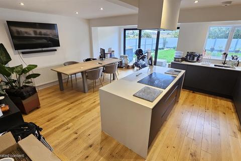 20 Abbey Road, Bingham, Nottingham, NG13 8ED