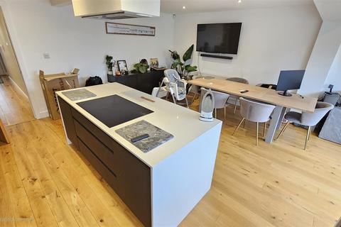 20 Abbey Road, Bingham, Nottingham, NG13 8ED