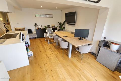 20 Abbey Road, Bingham, Nottingham, NG13 8ED