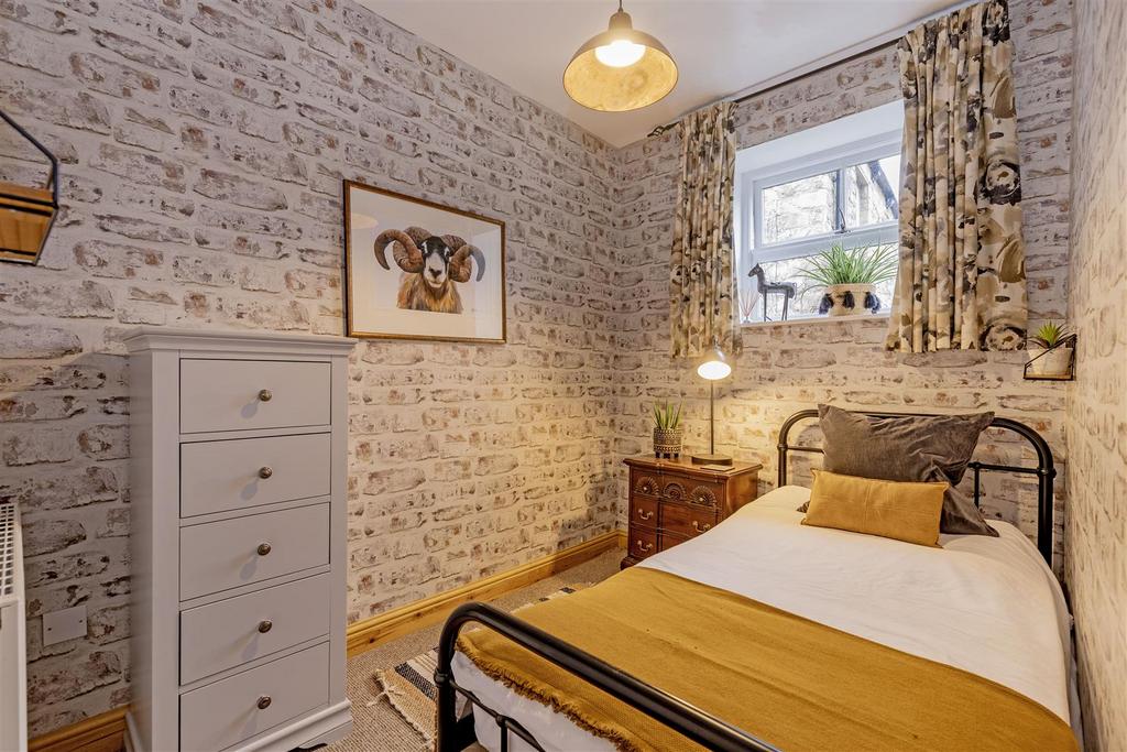Bedroom 3-1.jpg