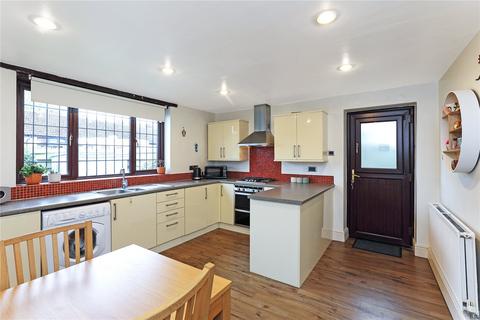 3 bedroom terraced house for sale, Shay Lane, Walton, Wakefield, West Yorkshire, WF2