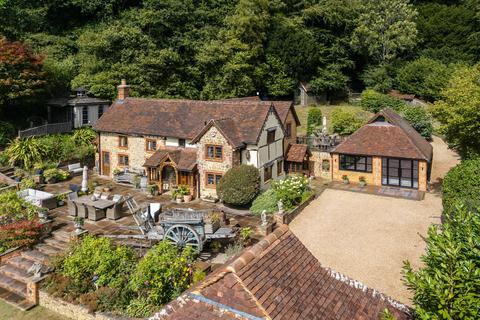 3 bedroom detached house for sale, Horse Block Hollow, Cranleigh, Surrey, GU6