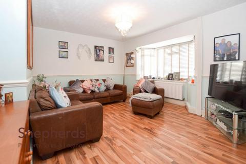 undefined, Raglan Avenue, Waltham Cross EN8