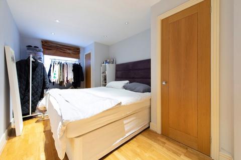 undefined, Aldersgate Street, London EC1A