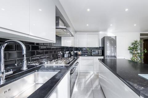 5 bedroom house share to rent, Fakruddin Street, London E1