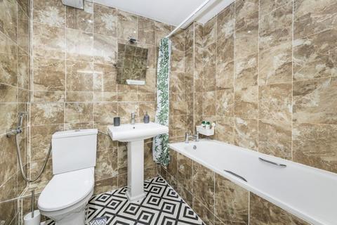 5 bedroom house share to rent, Fakruddin Street, London E1