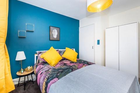 5 bedroom house share to rent, Fakruddin Street, London E1