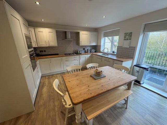 Kitchenb.jpg