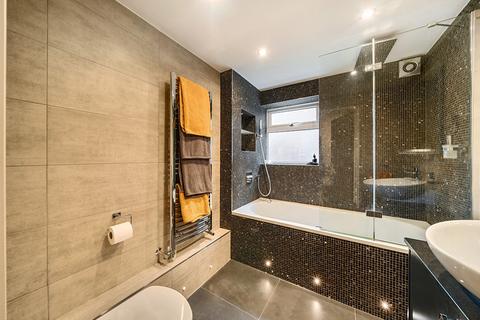 2 bedroom flat for sale, Biskra, Langley Road, Nascot Wood, Watford WD17 4PF