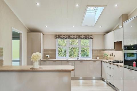 2 bedroom park home for sale, Benham Lane, Riseley, Reading