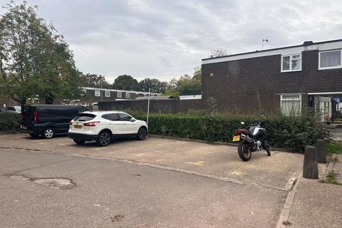 undefined, Giffard Drive, Farnborough GU14