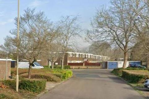 undefined, Giffard Drive, Farnborough GU14