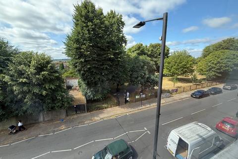 undefined, Palmers Green, Palmers Green