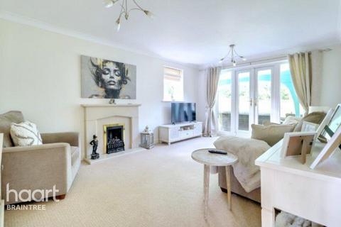 4 bedroom detached house for sale, Fitzwalter Road, Dunmow