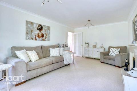 4 bedroom detached house for sale, Fitzwalter Road, Dunmow